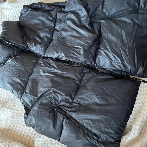 Vest - Picture 2 of 3